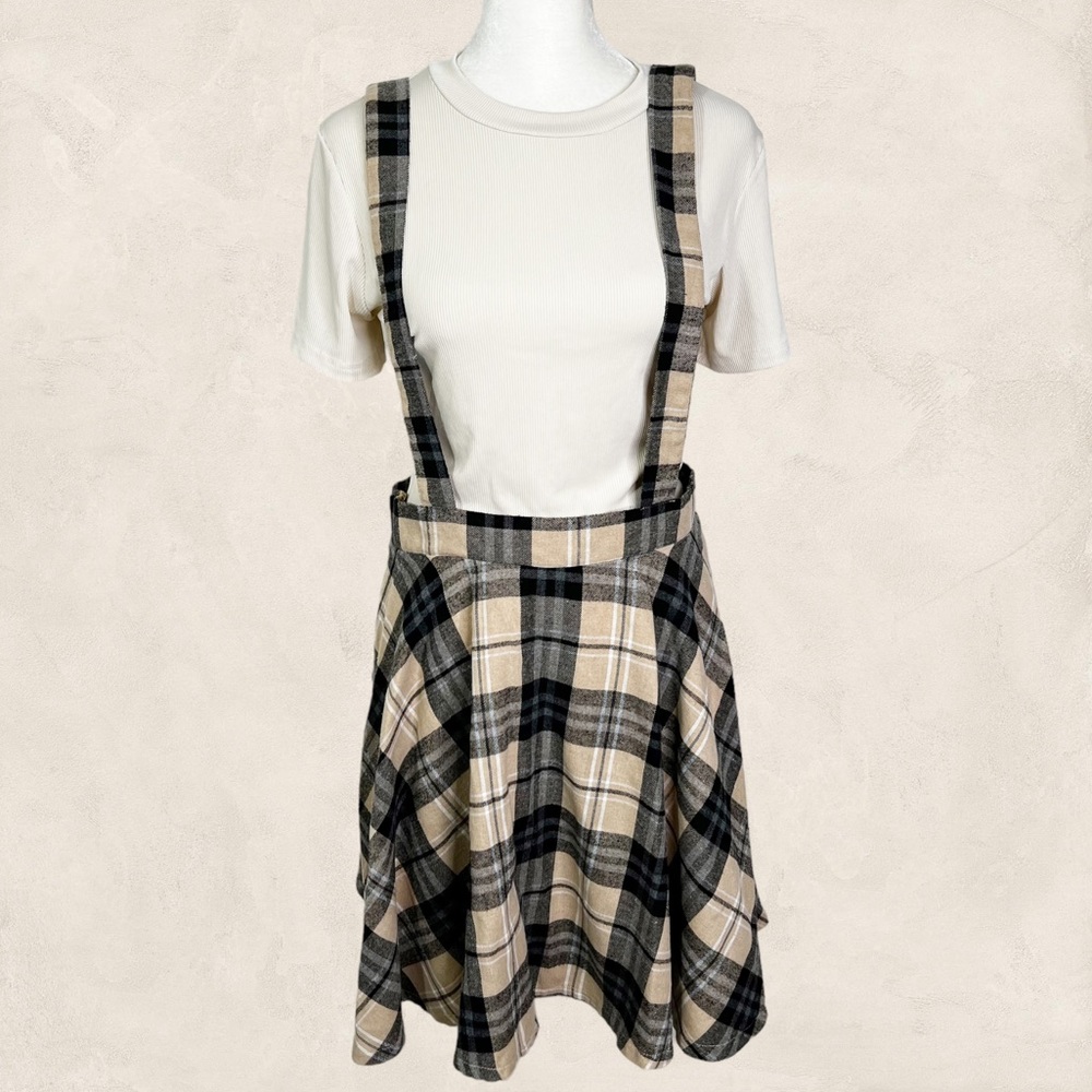 Romwe 2-Pc Plaid Skirtalls and SS Ribbed Crewneck Top Set Women’s Sz M
